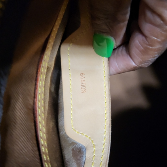 Louis Vuitton Tote Slightly Used - Picture 8 of 12